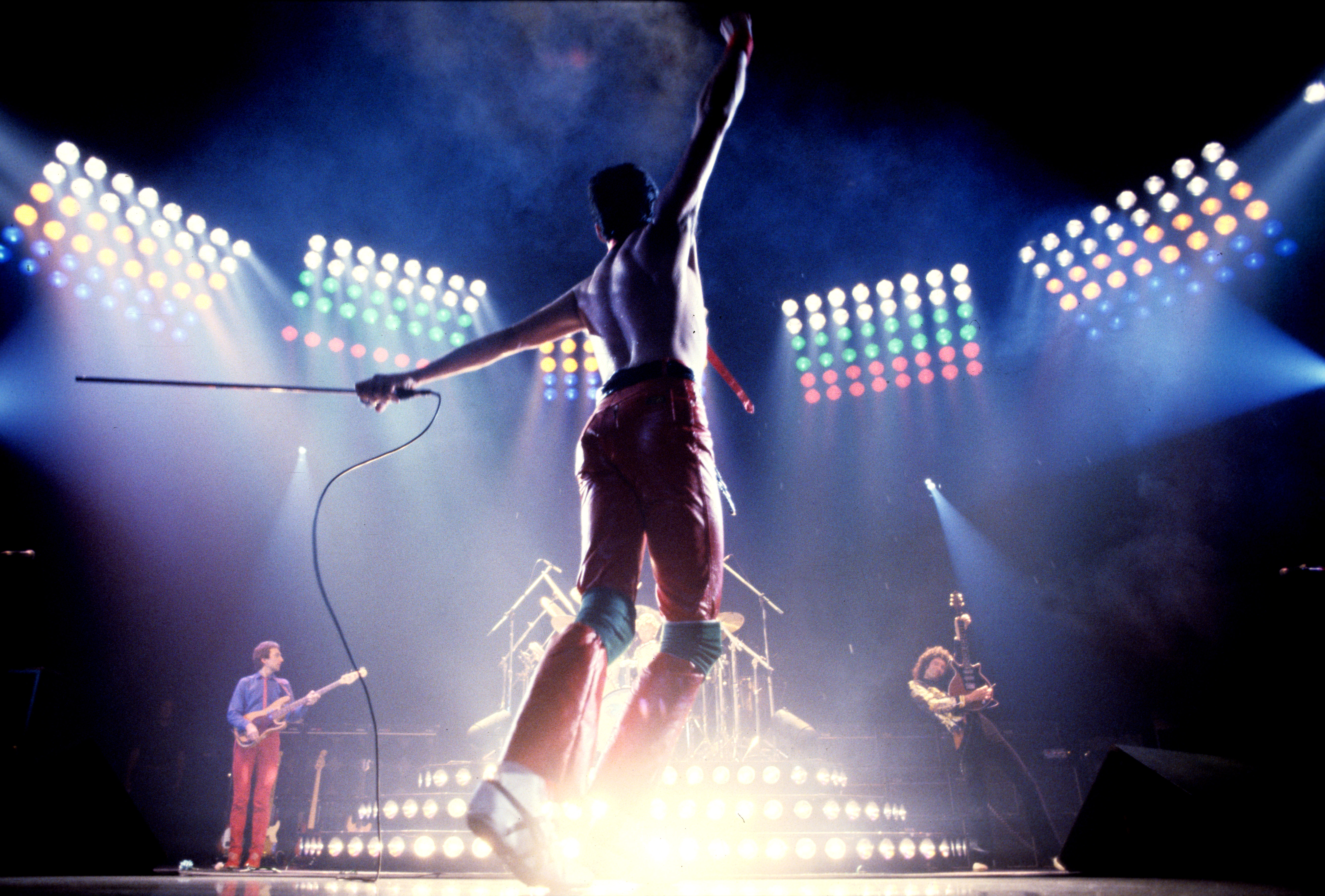 Королев песня концерт. Queen Freddie Mercury. Группа куин Фредди Меркьюри. Фредди Меркьюри Богемская рапсодия. Фредди Меркьюри рок.